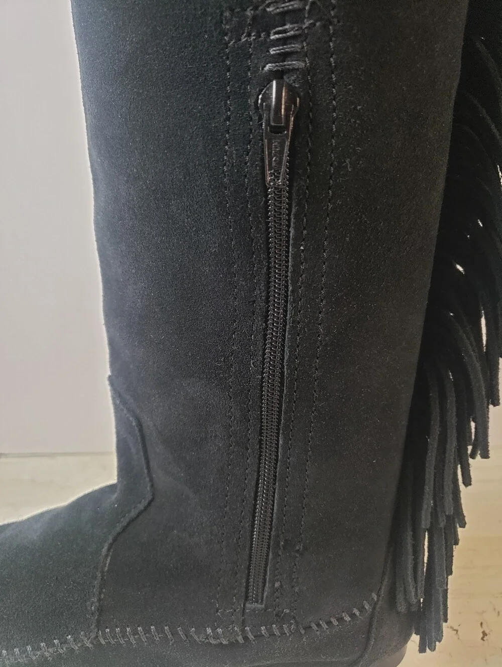 Minnetonka Genuine Suede Leather Over the Knee Boots w/ Fringe - Women's size 10